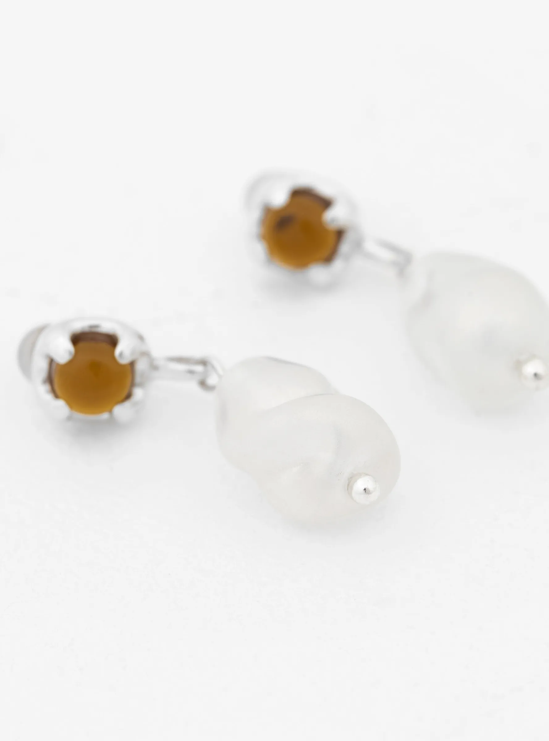 Beam Pearl Earrings Amber Brown<CLED Online