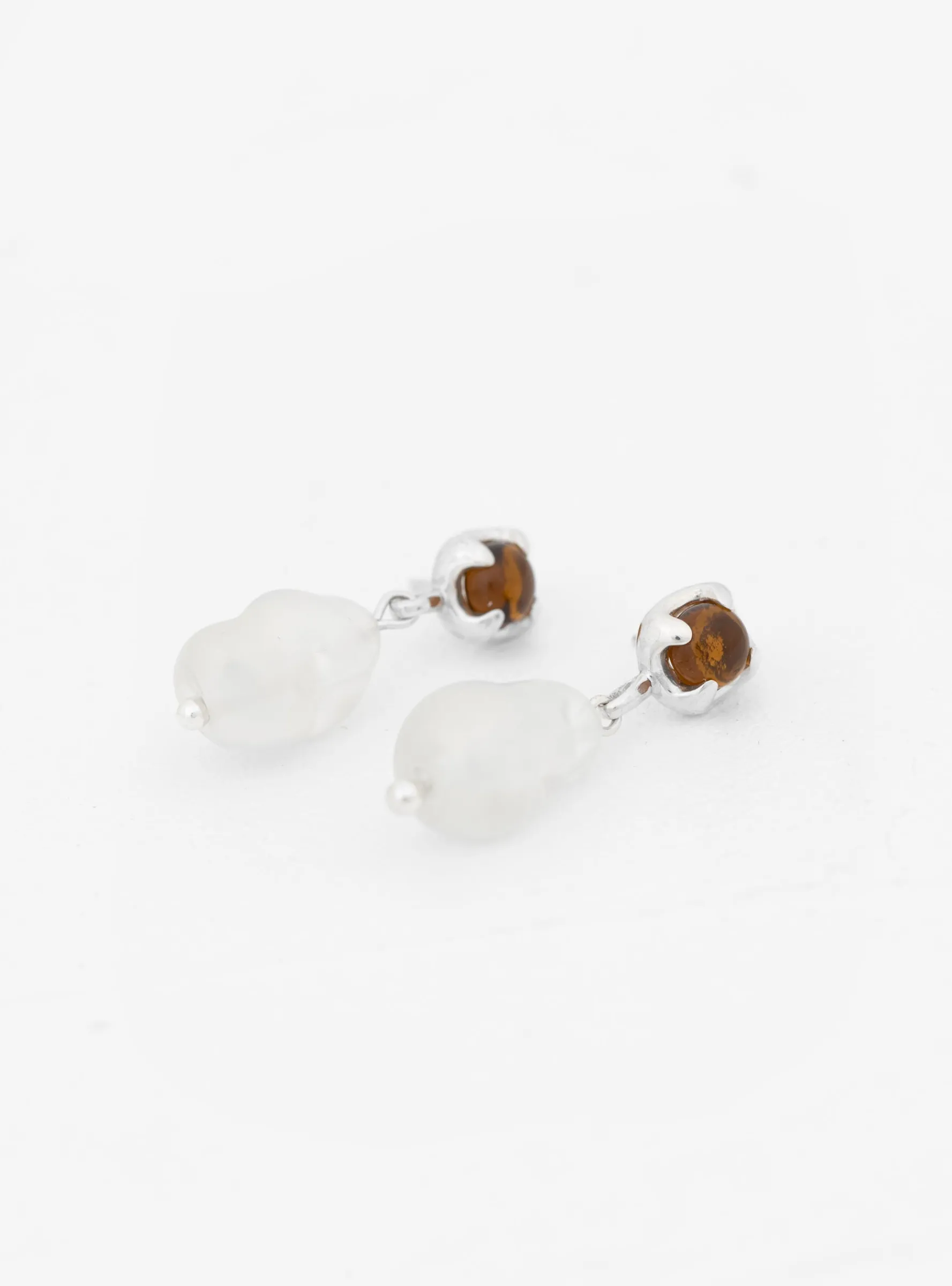 Beam Pearl Earrings Amber Brown<CLED Online