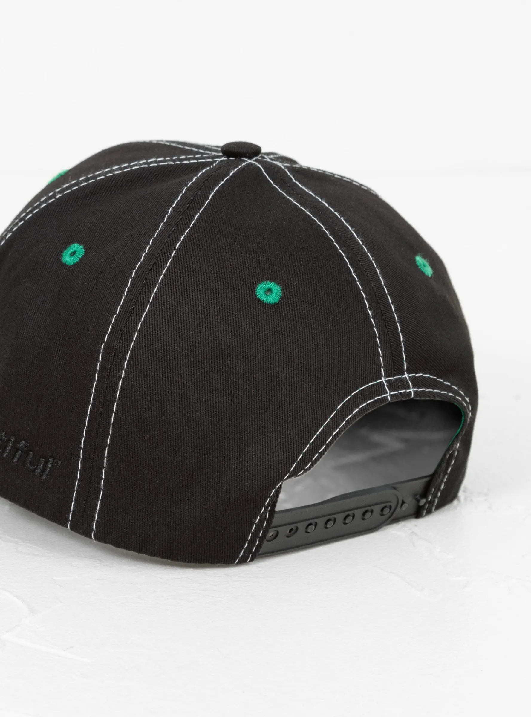 b.E Hat Black<b.Eautiful New