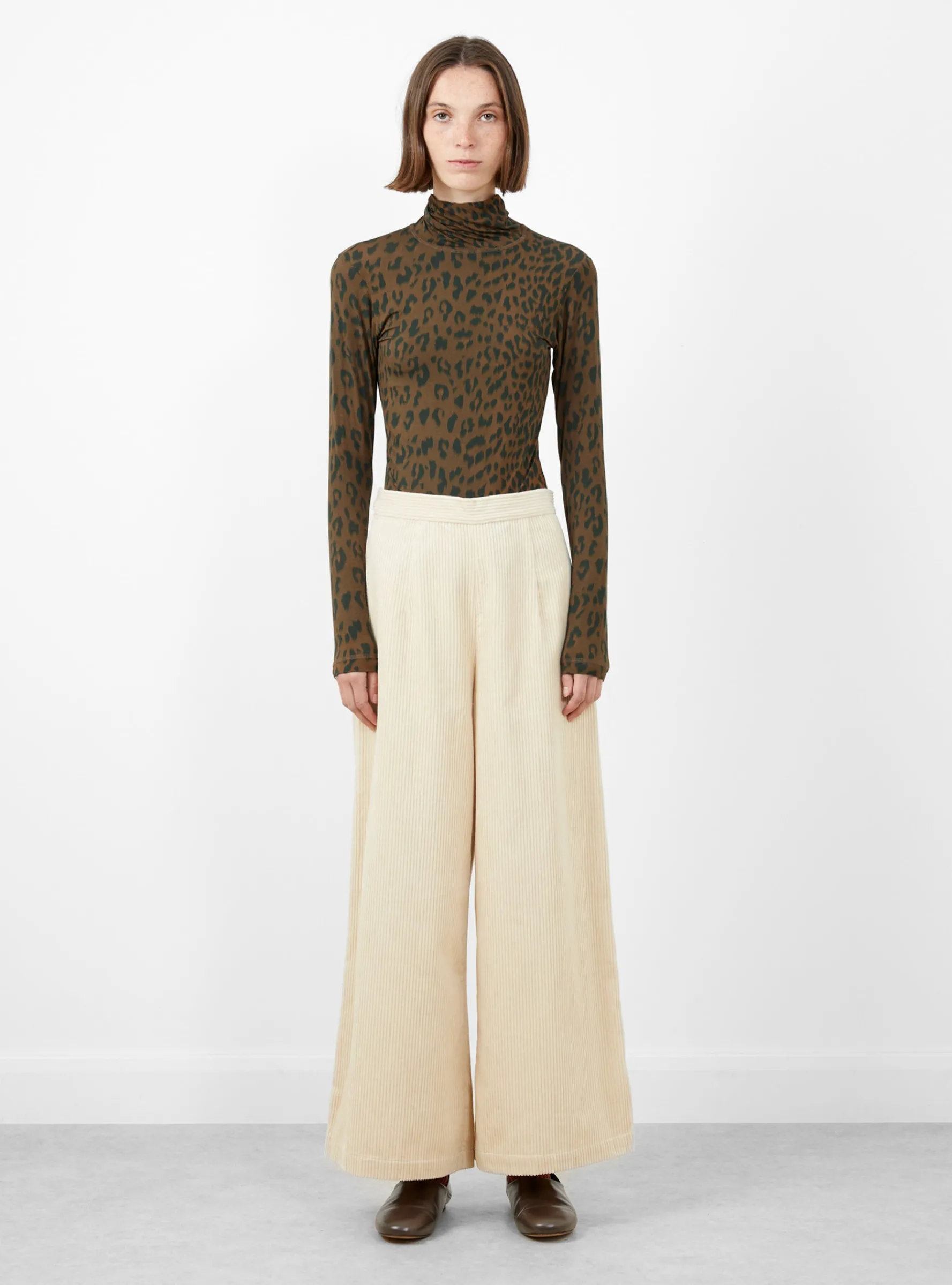 Classic Wide-Legged Trouser Pearl Corduroy<7115 by Szeki Clearance