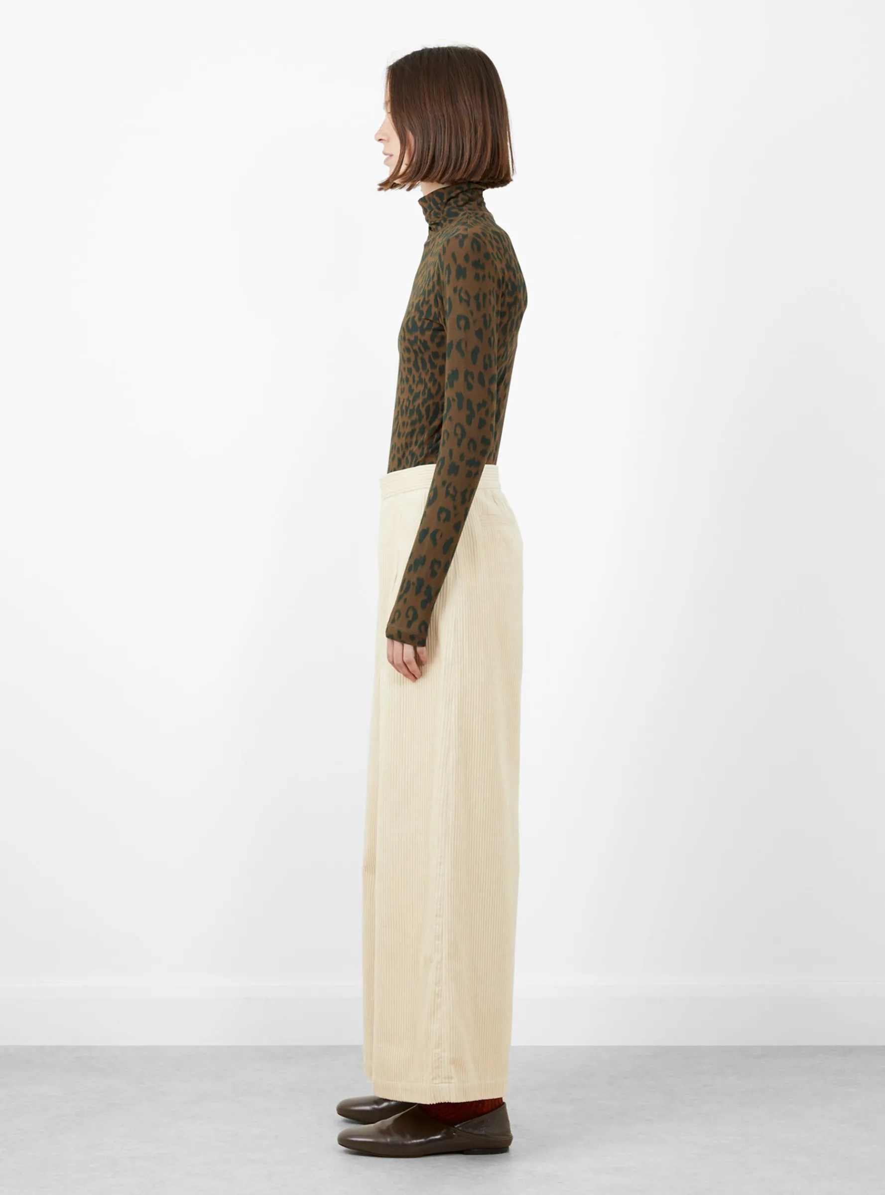 Classic Wide-Legged Trouser Pearl Corduroy<7115 by Szeki Clearance