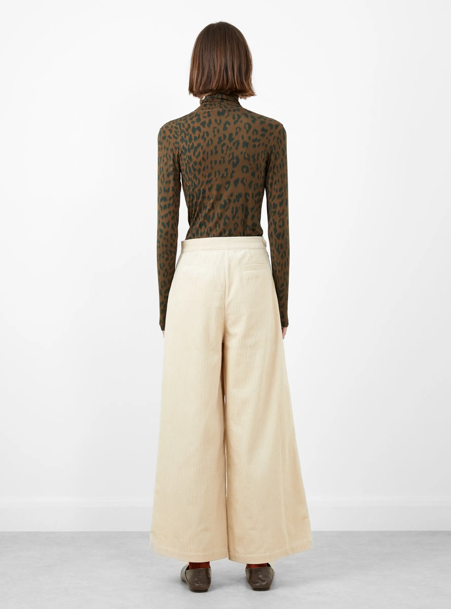 Classic Wide-Legged Trouser Pearl Corduroy<7115 by Szeki Clearance
