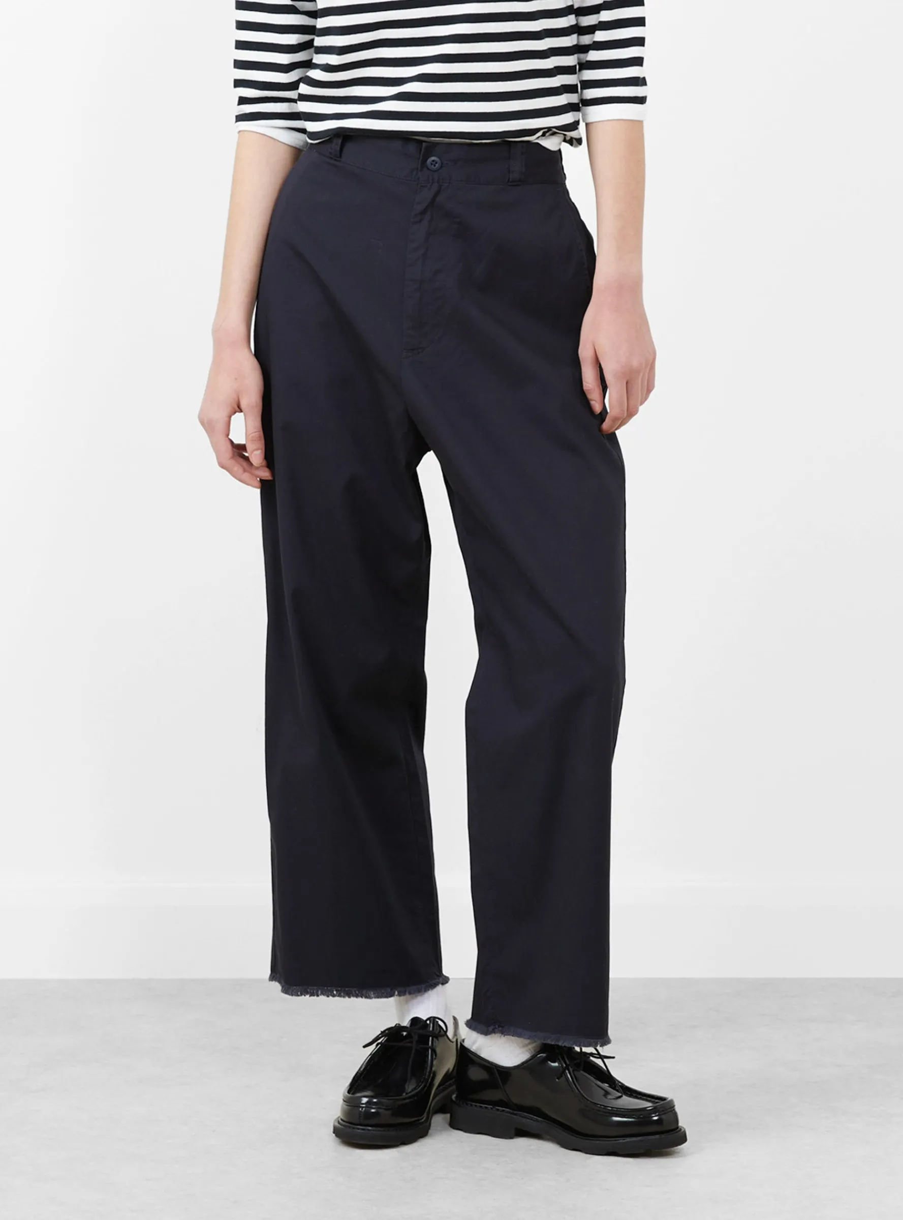 Cut Off Chino Trousers Navy<BEAMS BOY Best