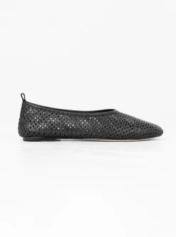 Elio Perforated Pumps Black<About Arianne New