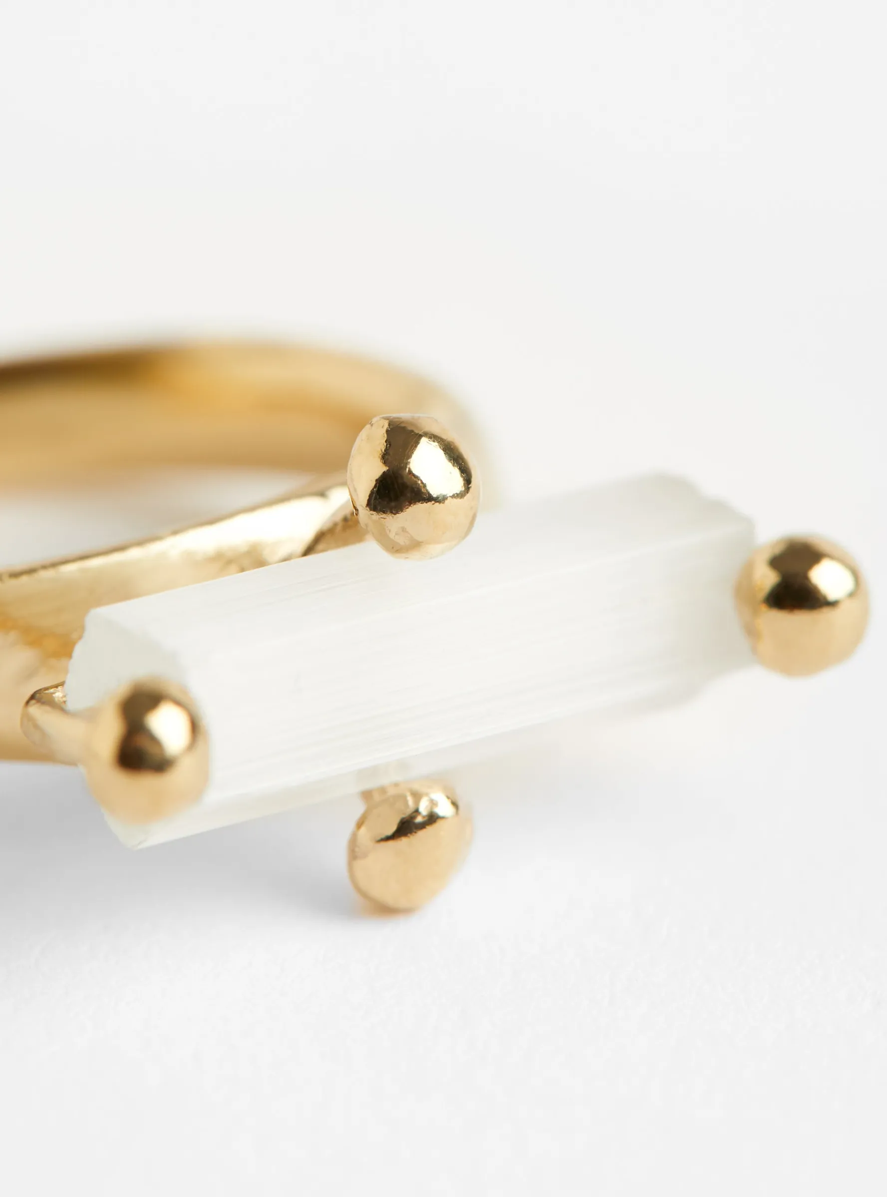 Frosted White Ring Gold Vintage Glass<BEATRIZ PALACIOS Best