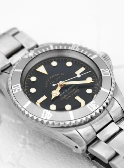 GRY FAD 40 Diver Watch Grey, Black & Silver<Vague Watch Co. Online