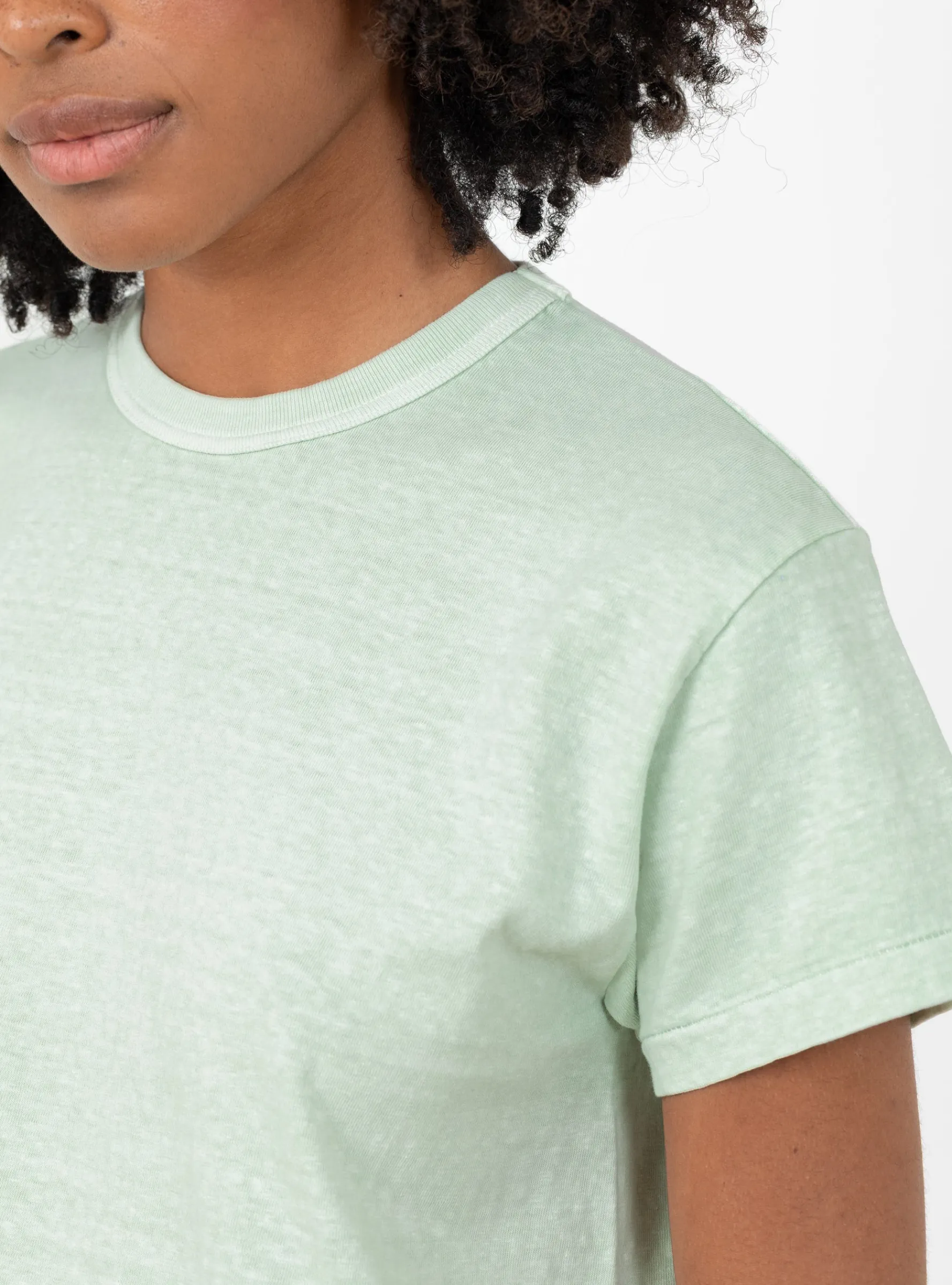 Hi'Aka Pigment Dye Shortsleeve T-Shirt Sea Foam<Sunray Sportswear Fashion
