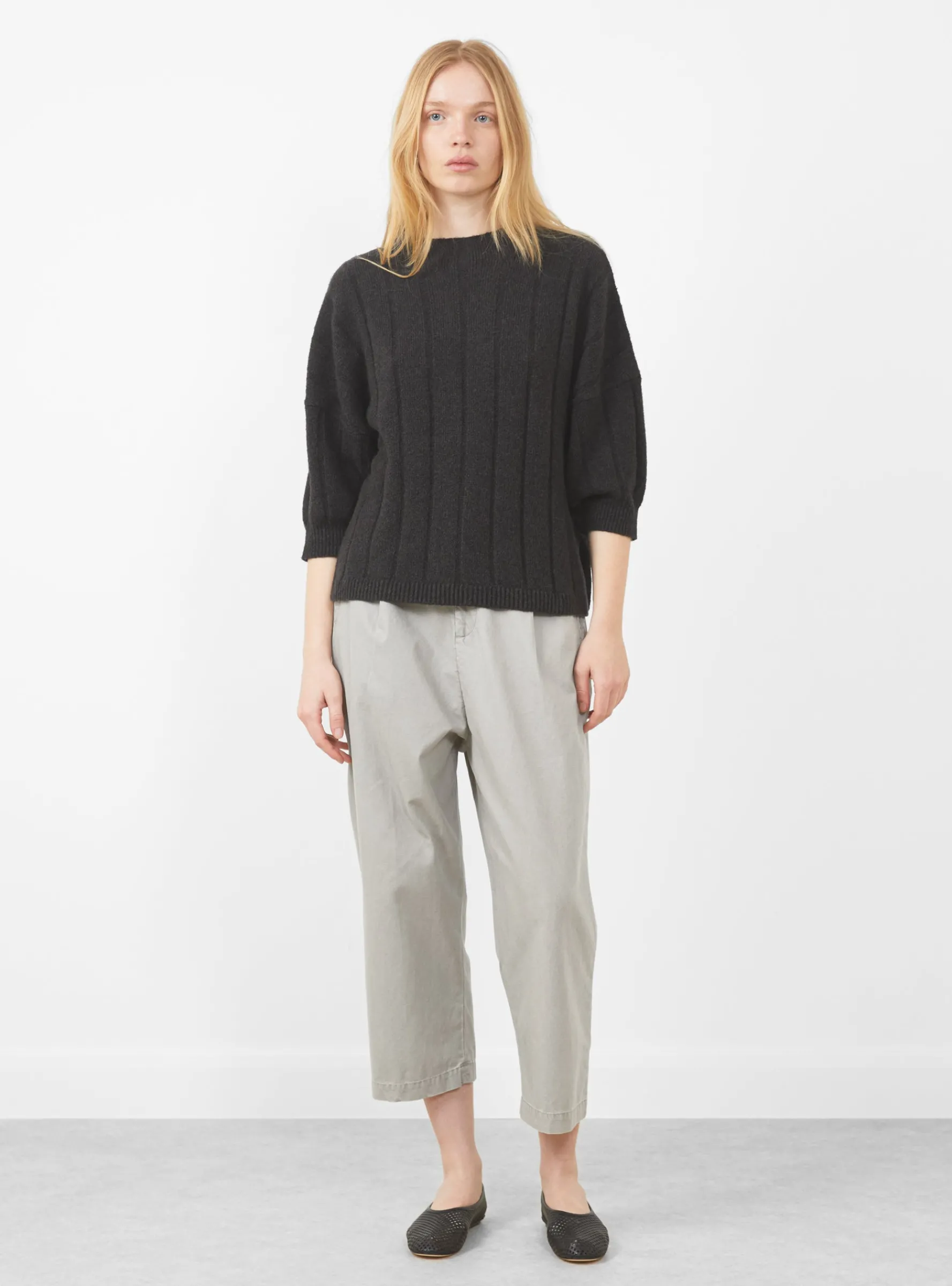 Mid-Poet Mockneck Sweater, Charcoal<7115 by Szeki Best