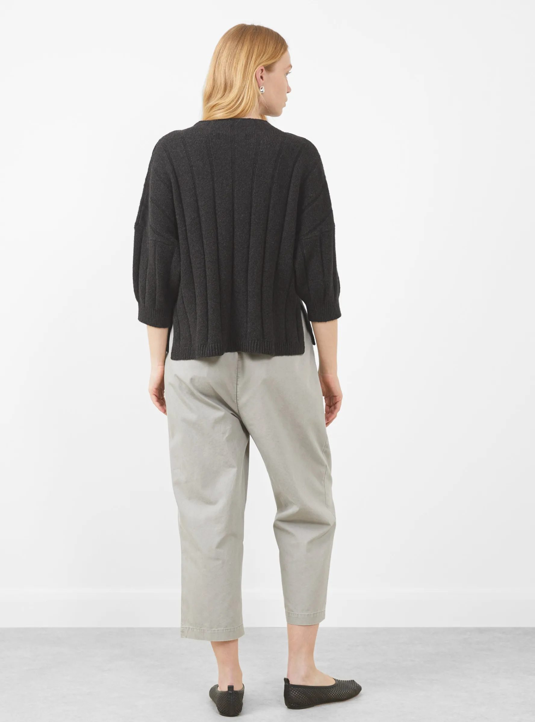 Mid-Poet Mockneck Sweater, Charcoal<7115 by Szeki Best