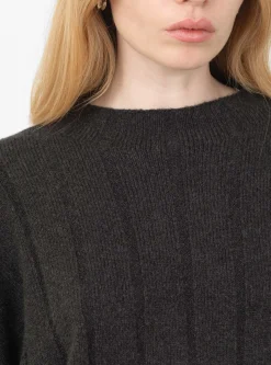 Mid-Poet Mockneck Sweater, Charcoal<7115 by Szeki Best