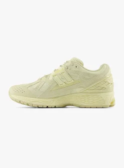 M1906NK Pale Moss & Ambient Light<New Balance Online