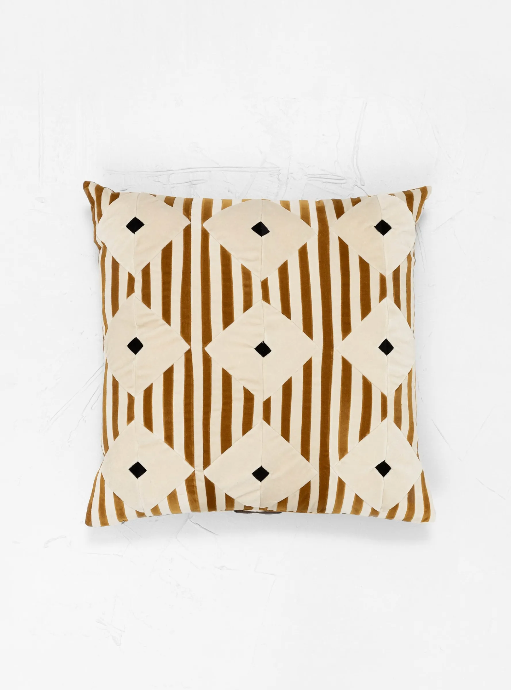 Nina Cushion Caramel<Christina Lundsteen New