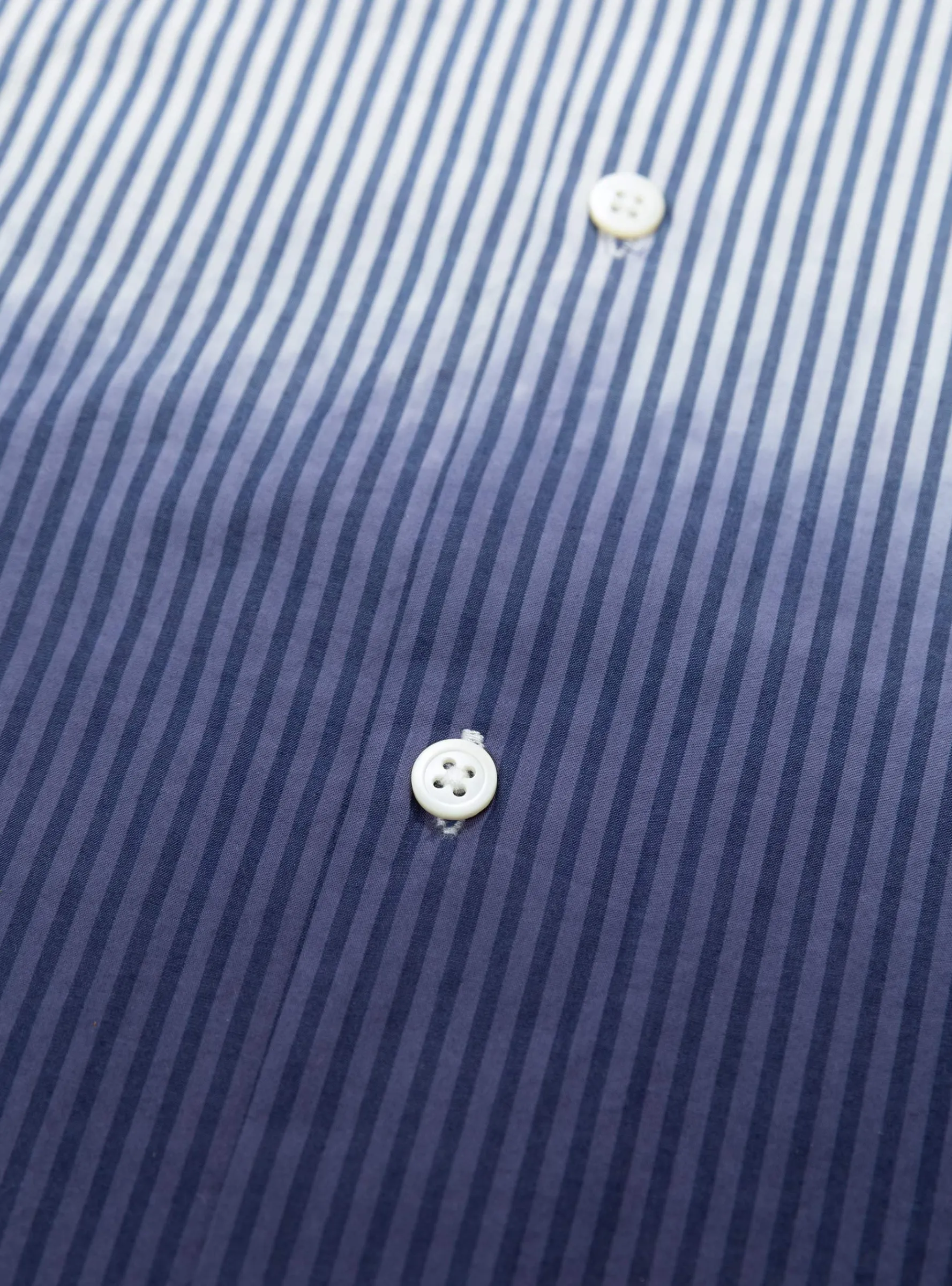Regular Collar Gradient Wind Shirt Navy<nanamica New