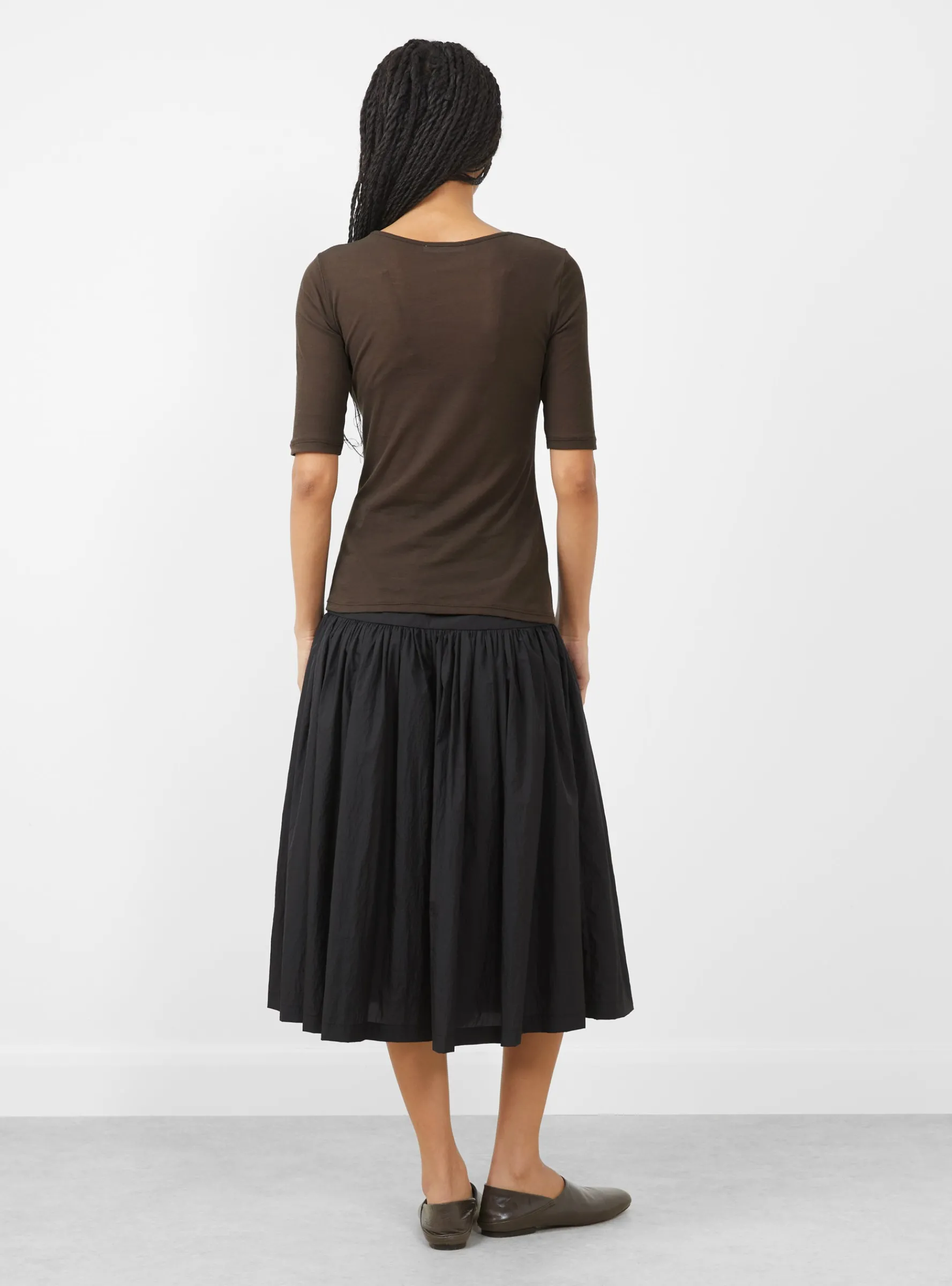 Round Short Sleeve T-Shirt, Brown<AMOMENTO Fashion