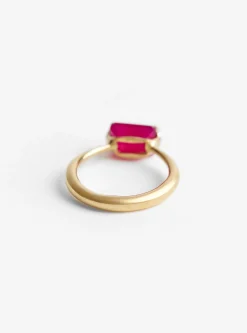 Square Ring Gold and Magenta Chalcedony<BEATRIZ PALACIOS New