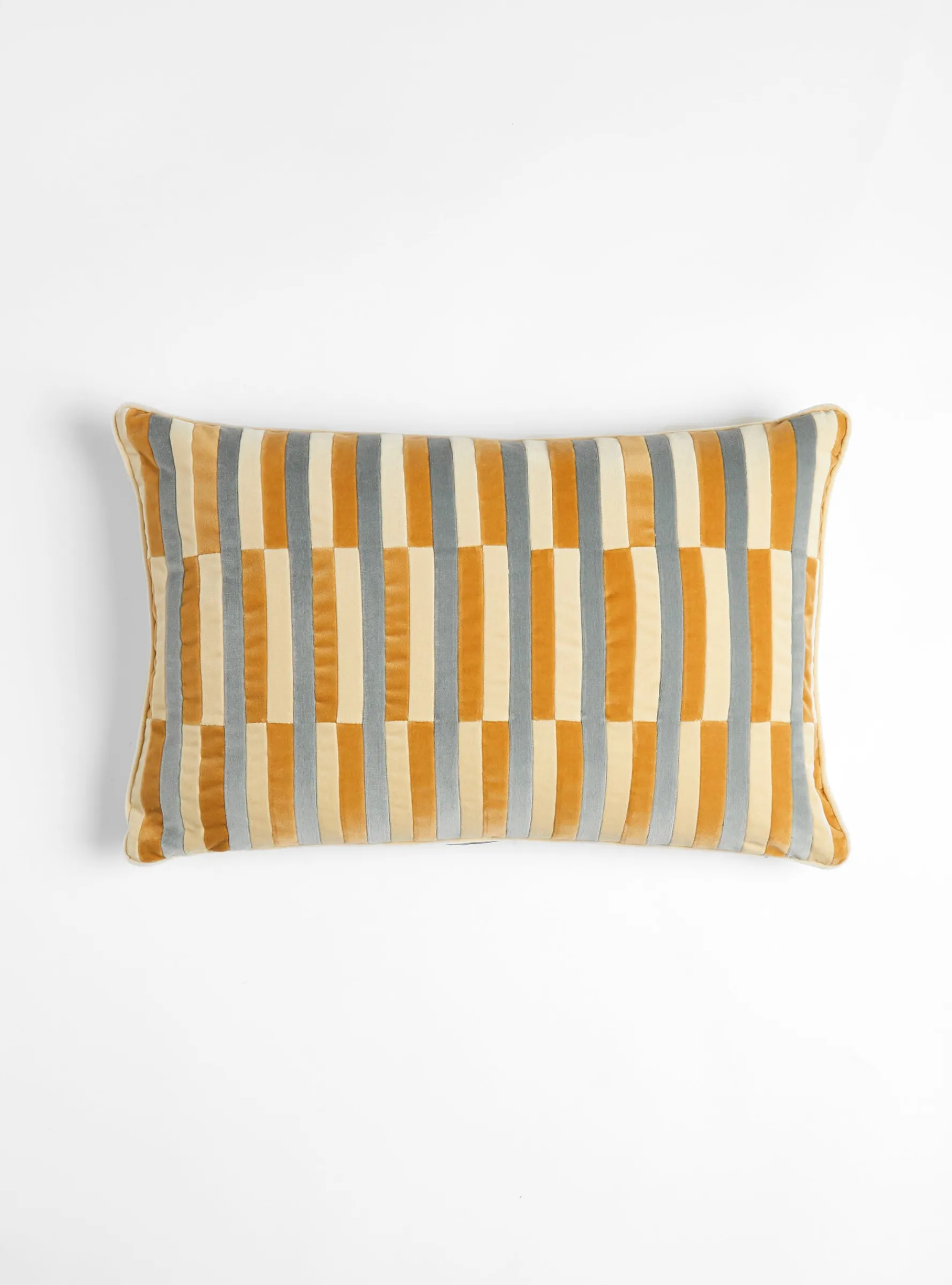 Thea Cushion<Christina Lundsteen Best