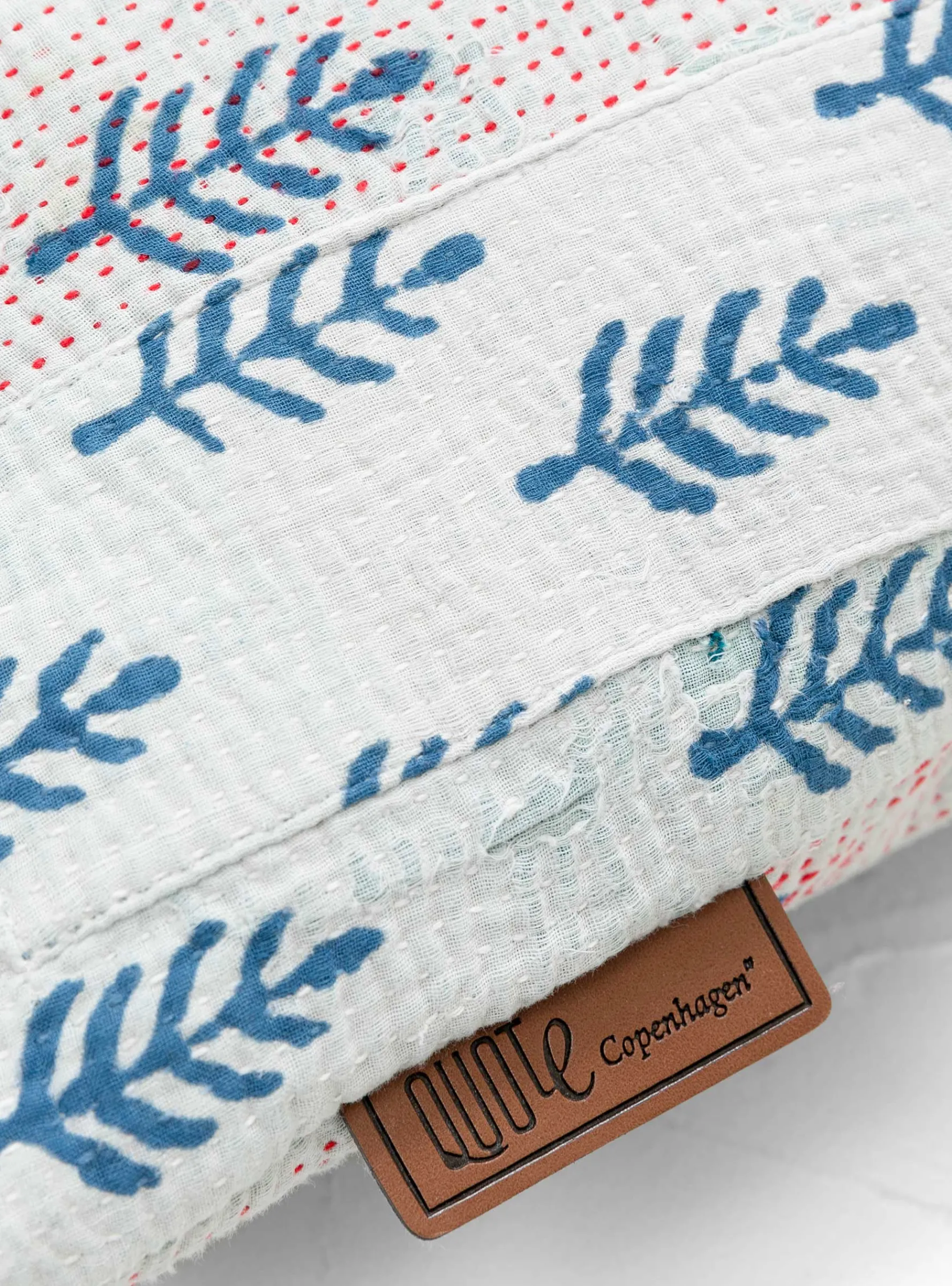 Vintage Pearl Lagoon Cushion R<Quote Copenhagen New