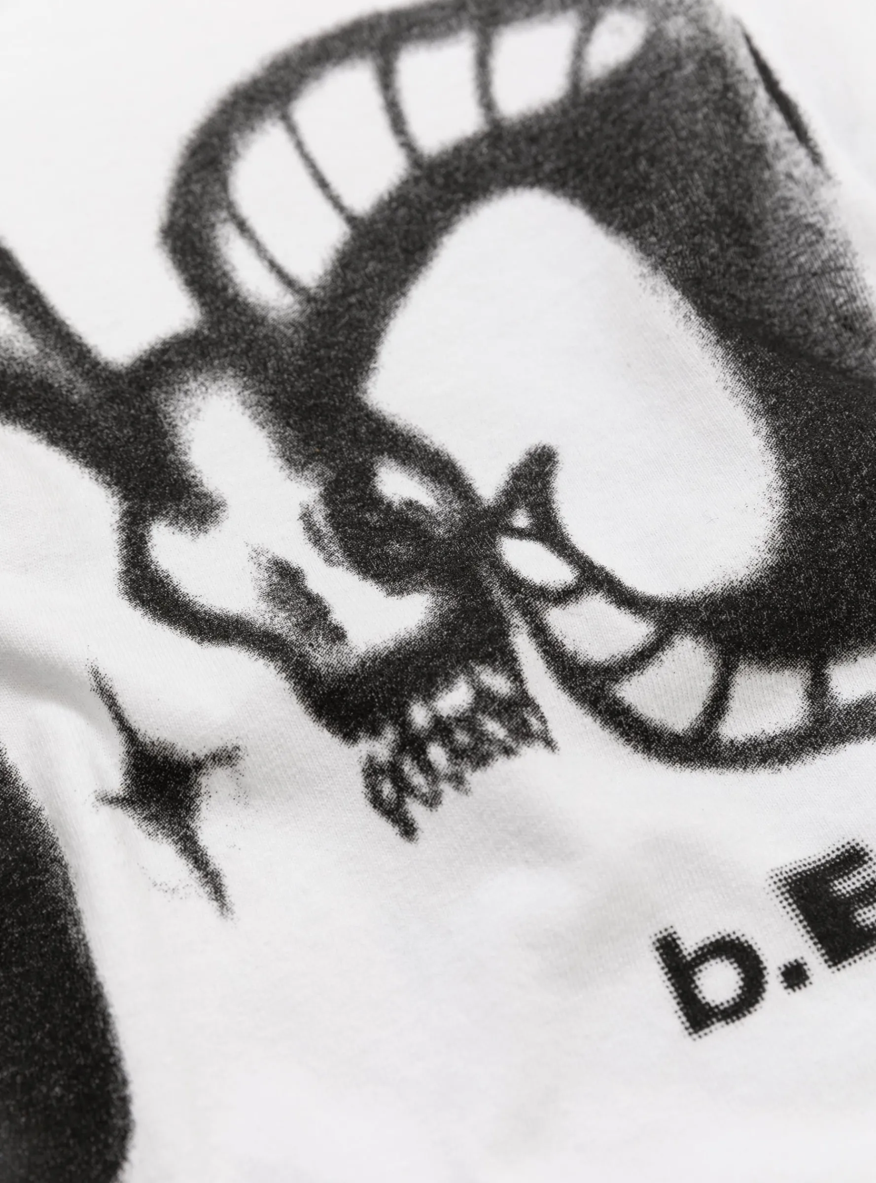 x Shiga Eye Long Sleeve T-Shirt White<b.Eautiful Best